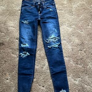 American Eagle Outfitters Women's Blue Distressed Jeans